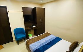 Greens Suite - Business Class Hotel - Opposite Ripon Building